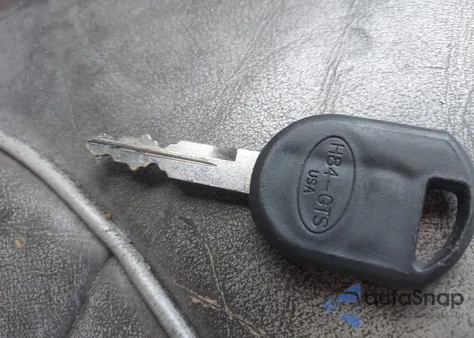 2005 Mercury Grand Marquis Ls/Lse z USA, uszkodzony, nr VIN 2MEFM75W85X645619